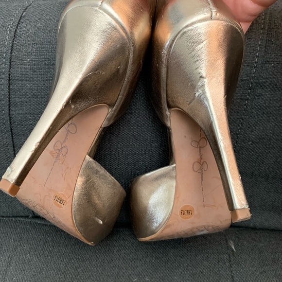 Jessica Simpson gold heels size 7.5 dressy shoes - Picture 3 of 7